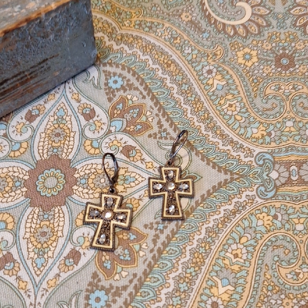 Rustic Cross Wall With Gold Accent Earrrings.